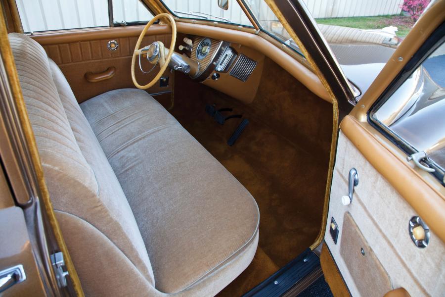 Интерьер Tucker Sedan (1044) 1948 года  (фото 7 из 14)